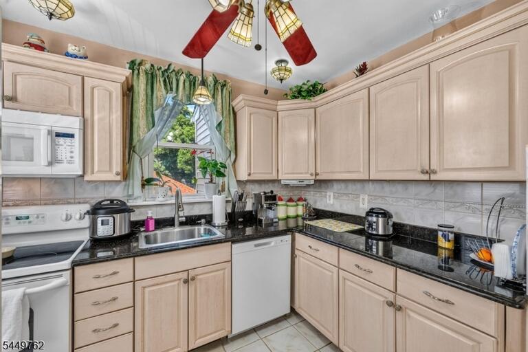 Property listing MLS 4045140 photo 10