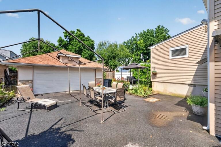 Property listing MLS 4045140 photo 30