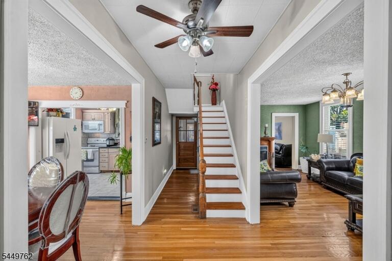 Property listing MLS 4045140 photo 4