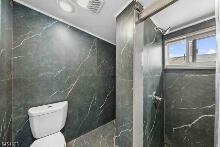 Property listing MLS 4045180 photo 14