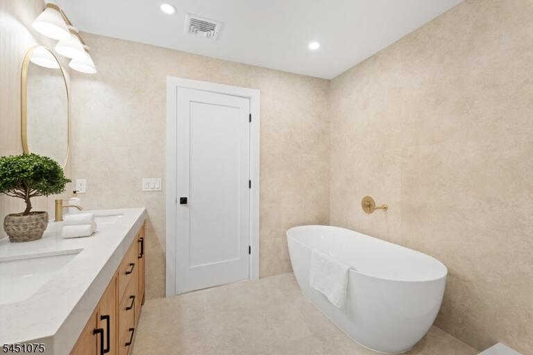 Property listing MLS 4045189 photo 28