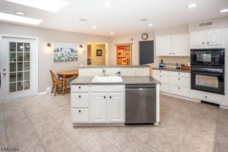 Property listing MLS 4045202 photo 11
