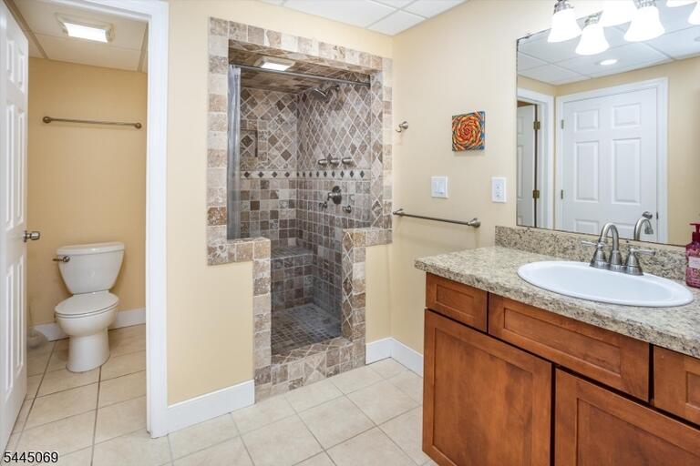 Property listing MLS 4045202 photo 32