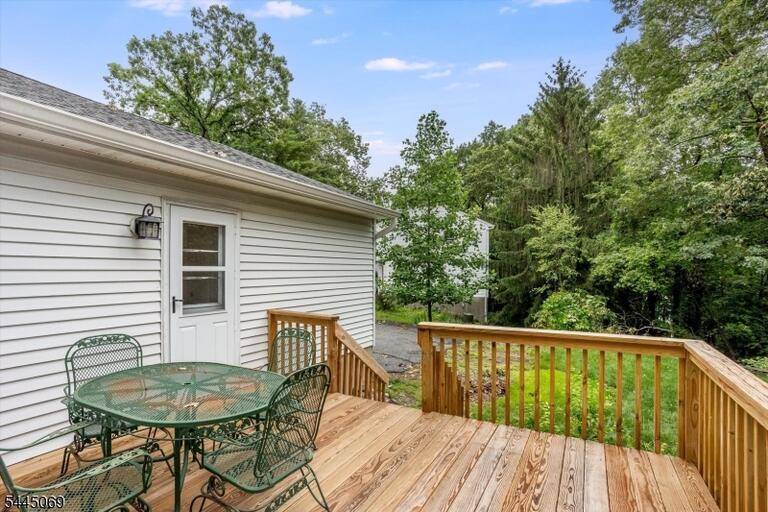 Property listing MLS 4045202 photo 37
