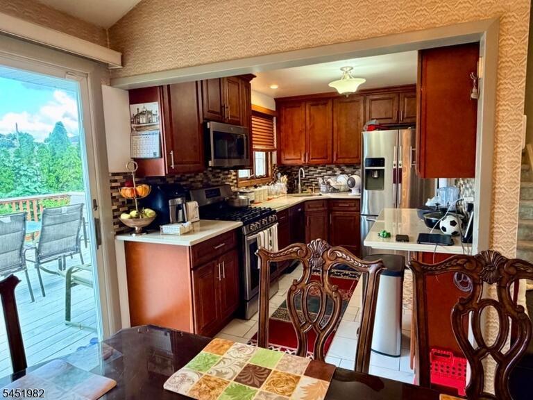Property listing MLS 4045373 photo 14