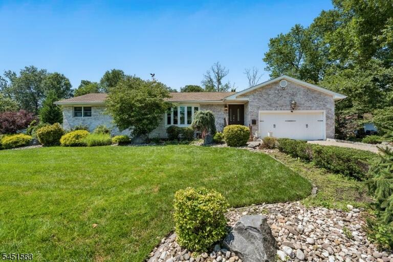 Property listing MLS 4045471 photo 1