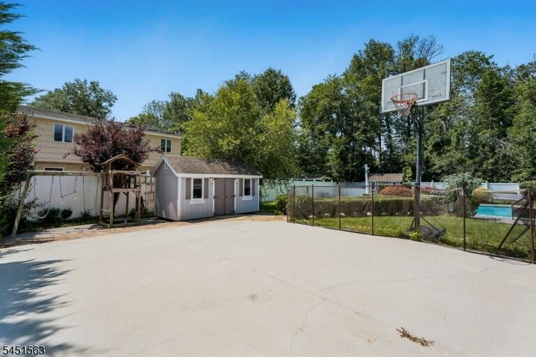 Property listing MLS 4045471 photo 29