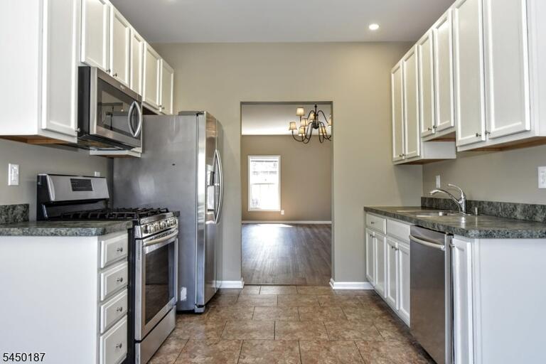 Property listing MLS 4045494 photo 5