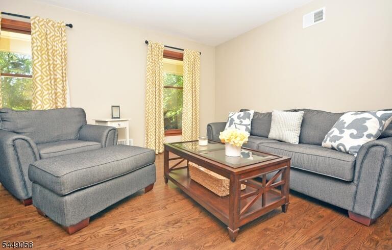 Property listing MLS 4045504 photo 6