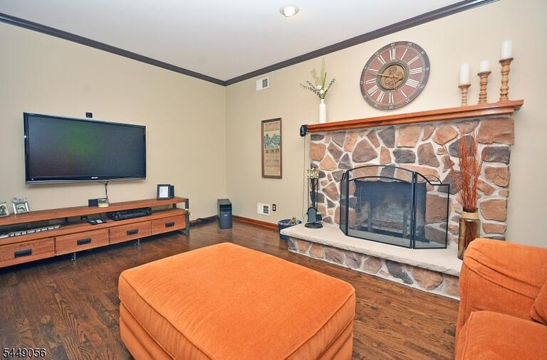Property listing MLS 4045504 photo 9