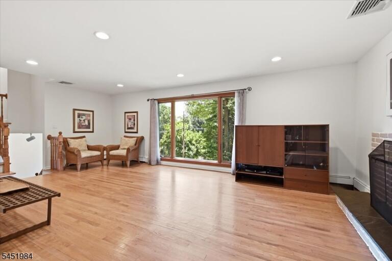 Property listing MLS 4045505 photo 11