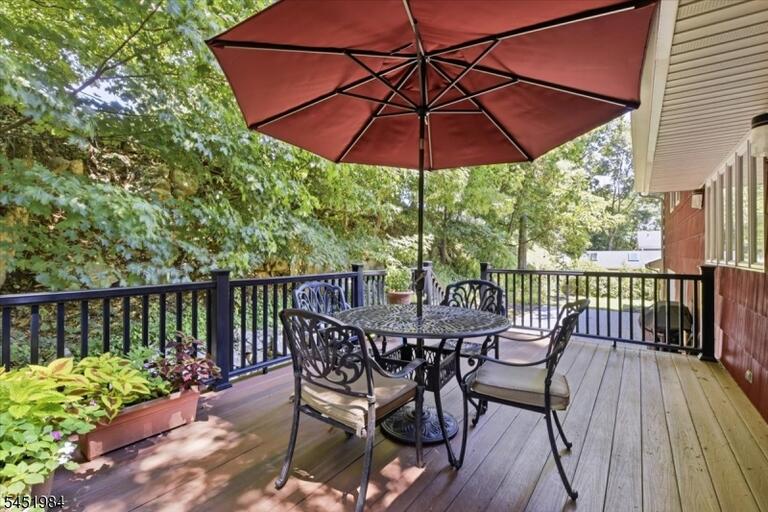 Property listing MLS 4045505 photo 23