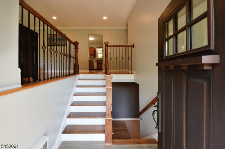 Property listing MLS 4045511 photo 4