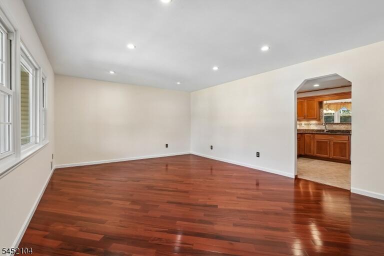 Property listing MLS 4045513 photo 4