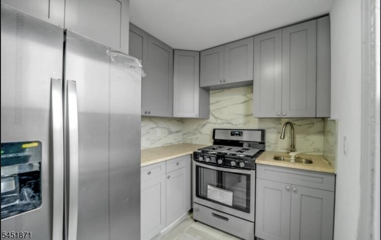 Property listing MLS 4045548 photo 3