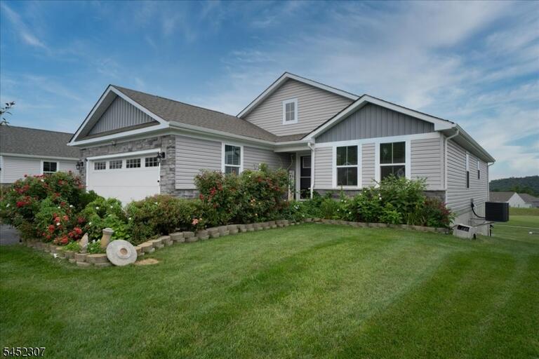 Property listing MLS 4045555 photo 3