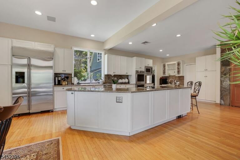 Property listing MLS 4045643 photo 14