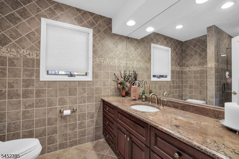 Property listing MLS 4045643 photo 23