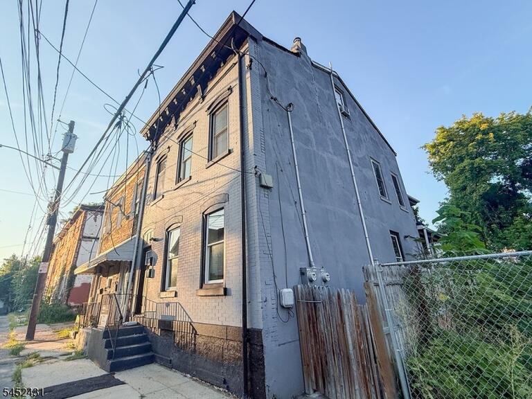 Property listing MLS 4045674 photo 1