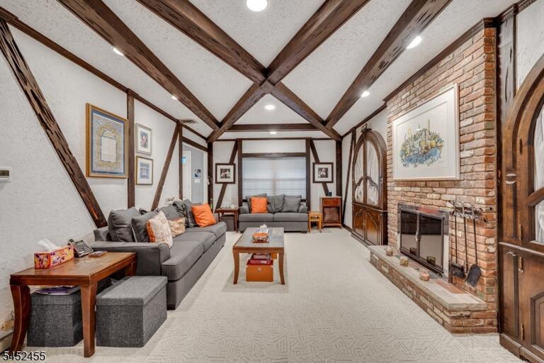 Property listing MLS 4045701 photo 14
