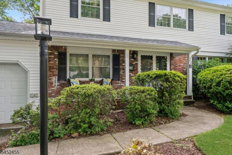 Property listing MLS 4045701 photo 2