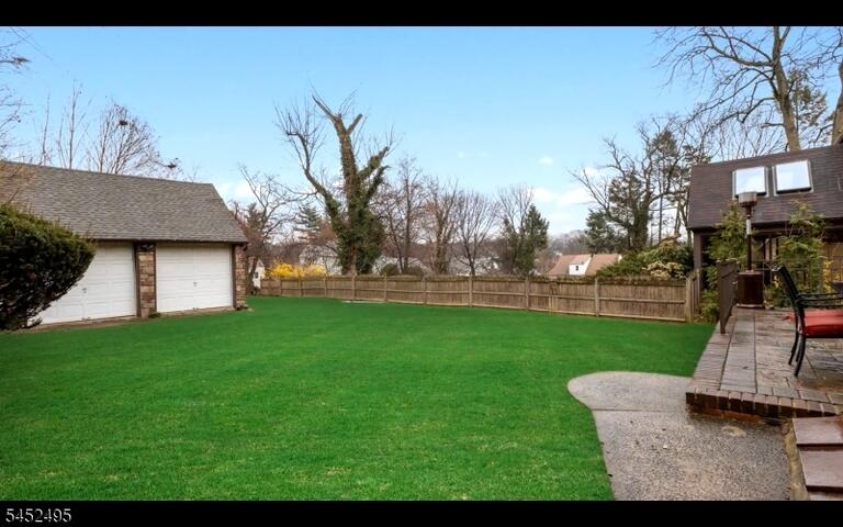 Property listing MLS 4045747 photo 4