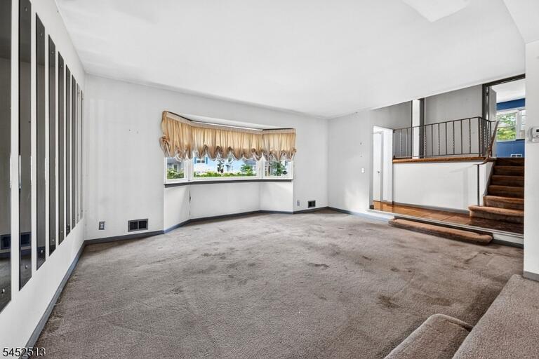 Property listing MLS 4045762 photo 4