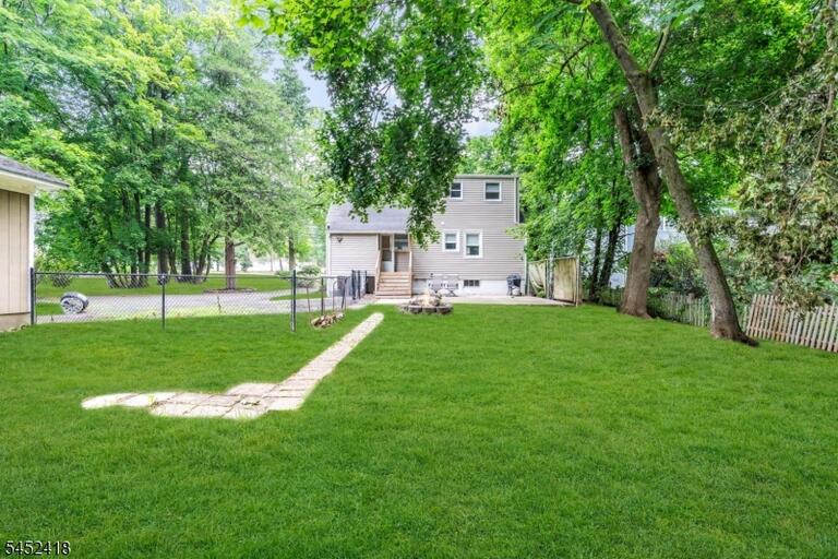 Property listing MLS 4045767 photo 37
