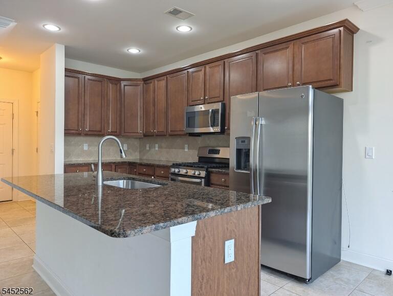 Property listing MLS 4045790 photo 3