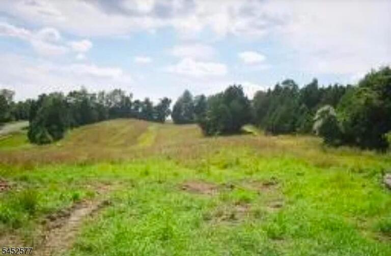Property listing MLS 4045801 photo 1