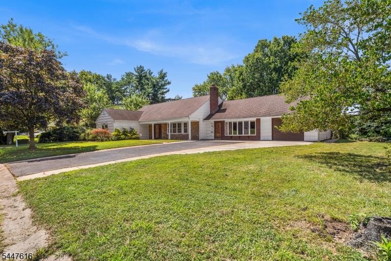 Property listing MLS 4045809 photo 1