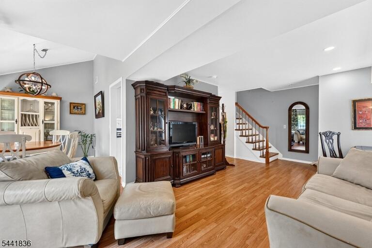 Property listing MLS 4045832 photo 10