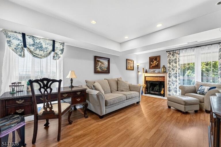 Property listing MLS 4045832 photo 7