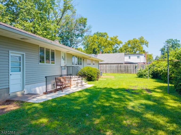 Property listing MLS 4045833 photo 28