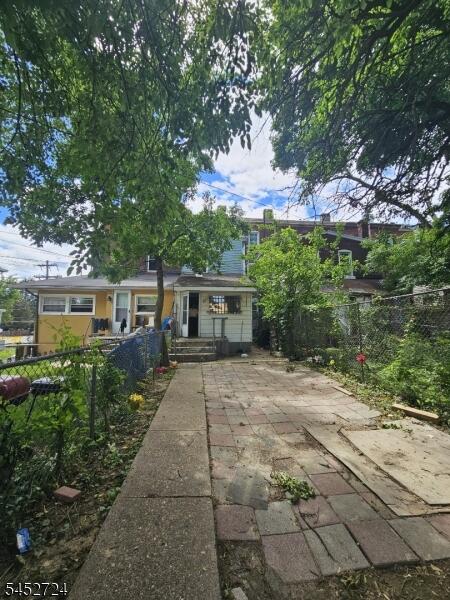 Property listing MLS 4045903 photo 2