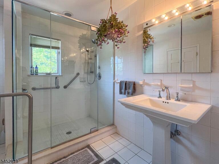 Property listing MLS 4045978 photo 16