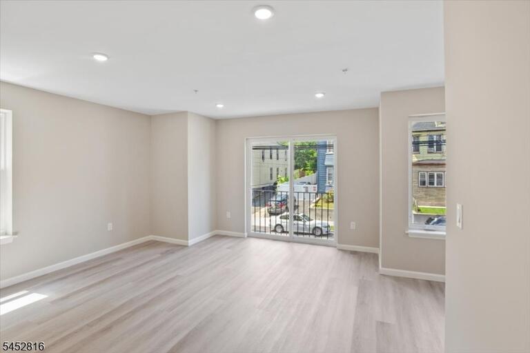 Property listing MLS 4045998 photo 13