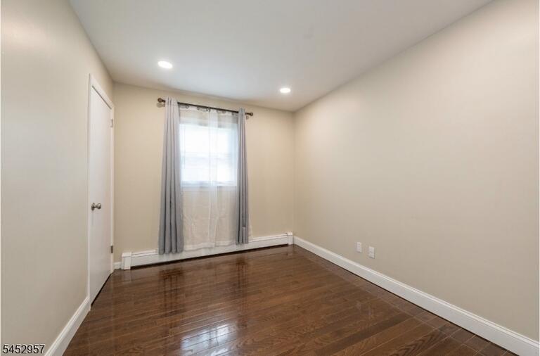 Property listing MLS 4046060 photo 18