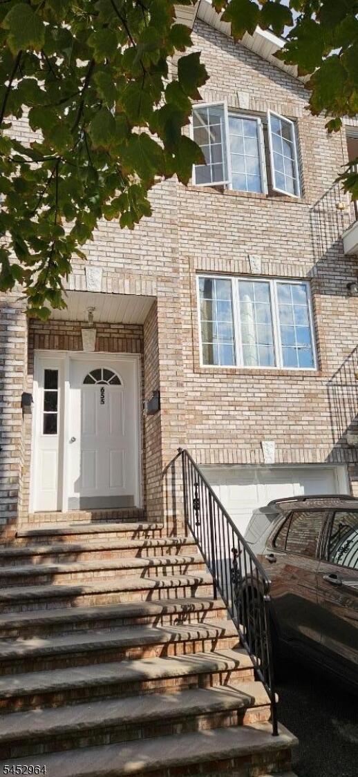 Property listing MLS 4046070 photo 1