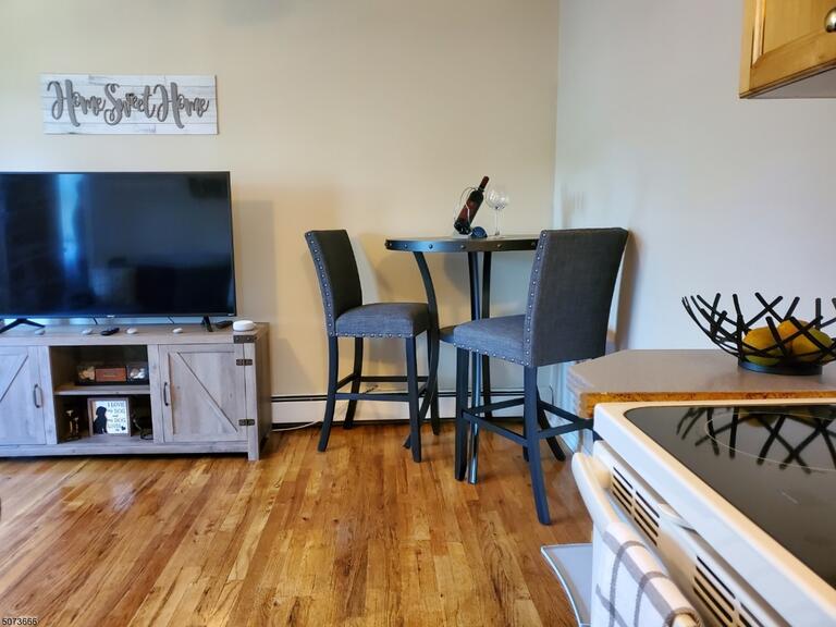 Property listing MLS 4046093 photo 1