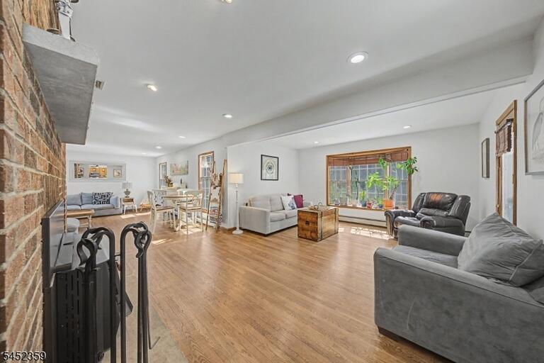 Property listing MLS 4046100 photo 11