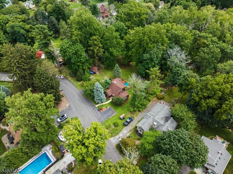 Property listing MLS 4046115 photo 2