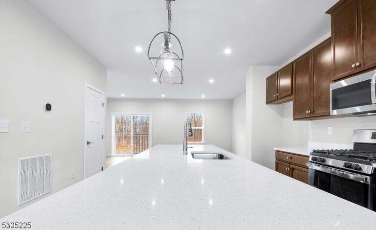 Property listing MLS 4046131 photo 6