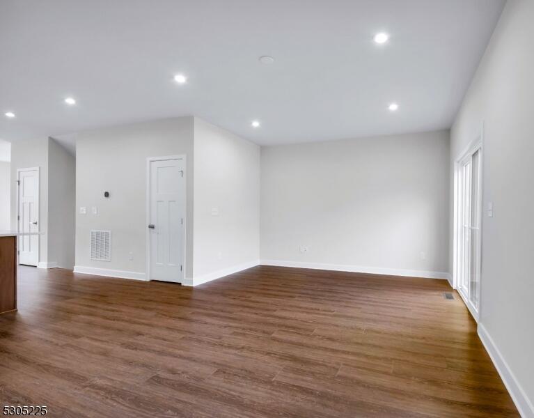 Property listing MLS 4046131 photo 9