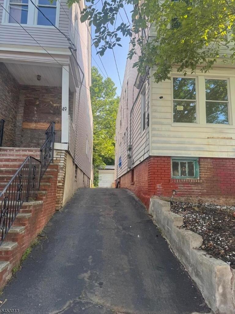 Property listing MLS 4046138 photo 3