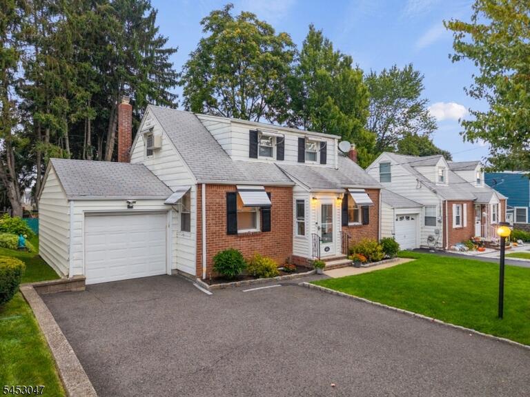 Property listing MLS 4046159 photo 2