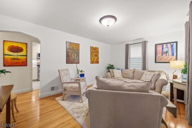 Property listing MLS 4046159 photo 3