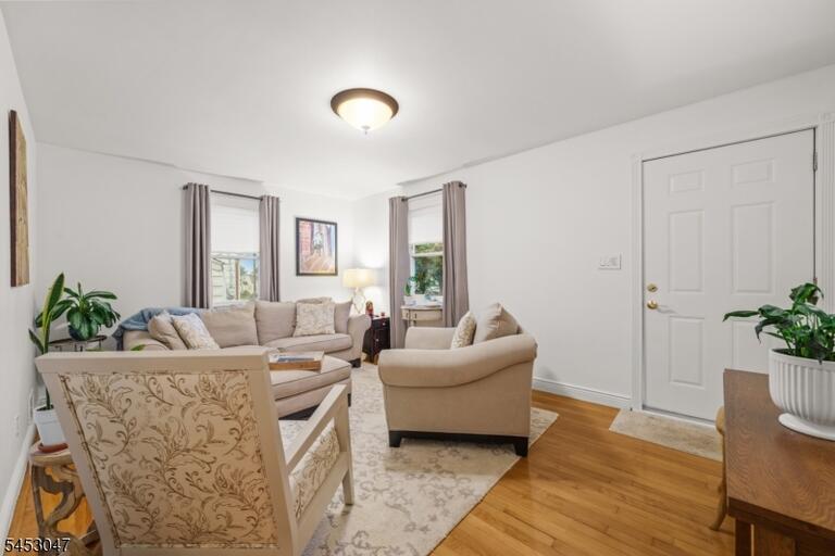 Property listing MLS 4046159 photo 4