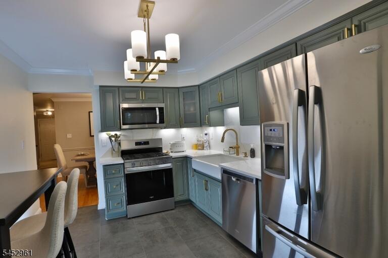 Property listing MLS 4046162 photo 3