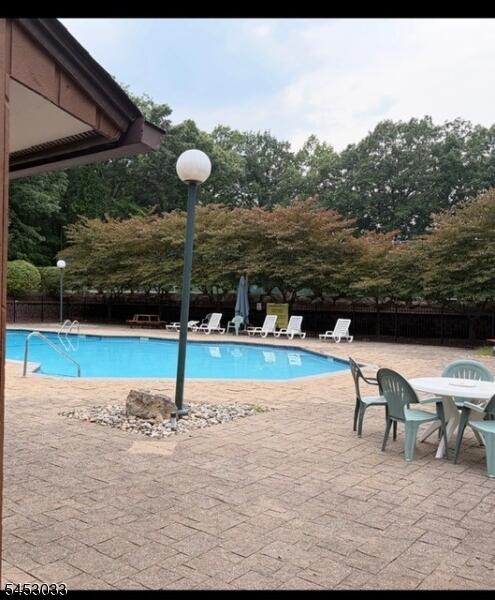 Property listing MLS 4046164 photo 6